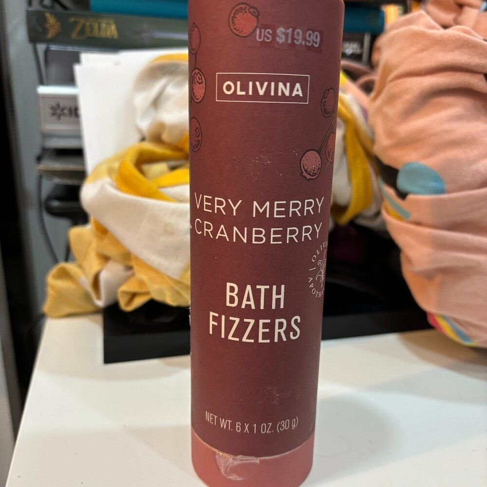 Olivina Very Merry Cranberry Bath Fizzers Bombs BRAND NEW Set LIMITED Scent